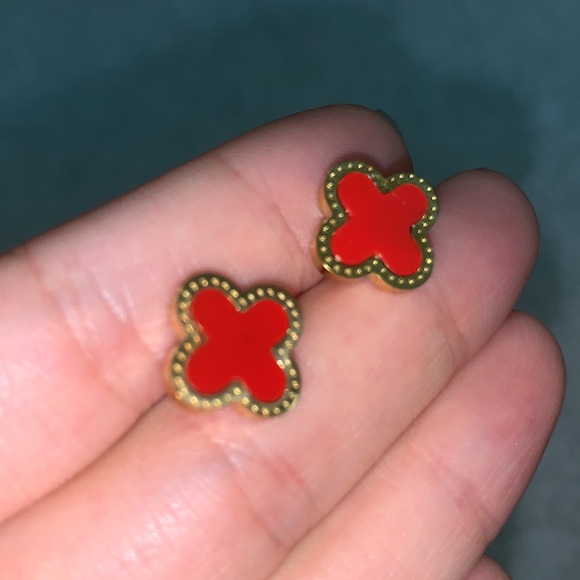 Red and Gold Clover Earrings - Picture 5 of 16
